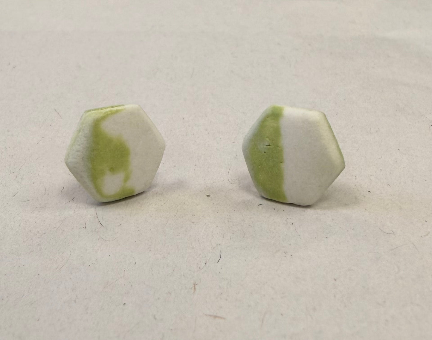 Clous d'oreilles - Hexagone