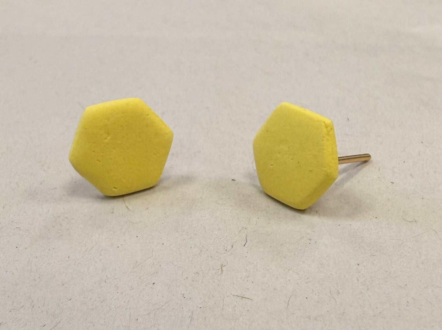 Clous d'oreilles - Hexagone