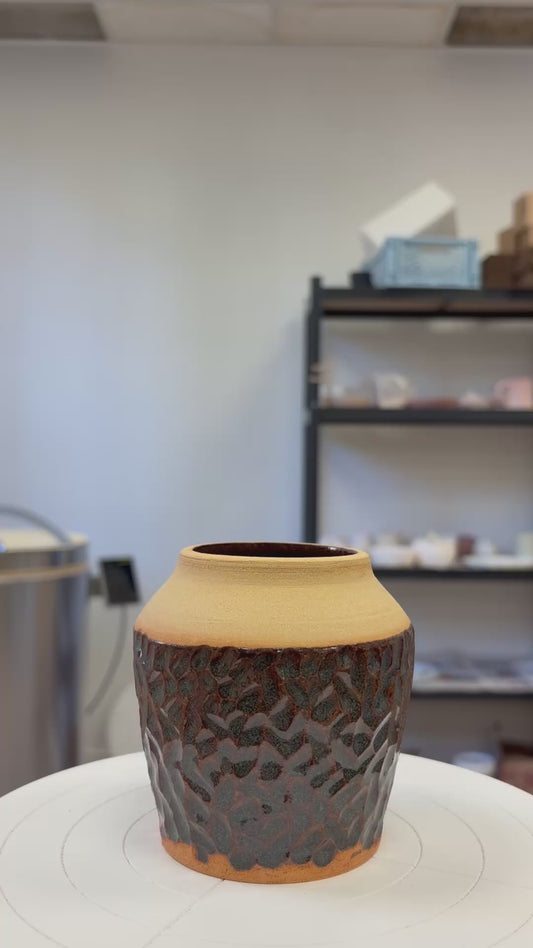 Vase échancré - grès roux