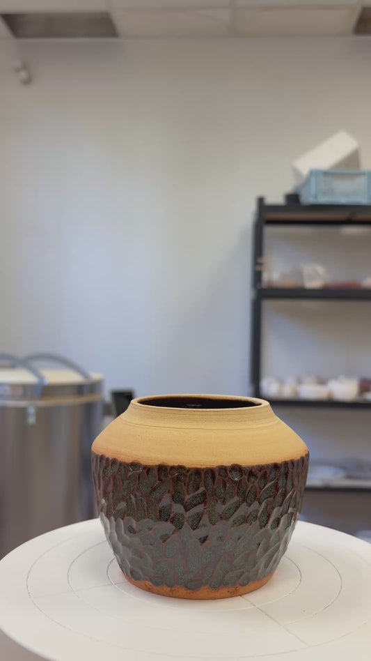Vase échancré - grès roux
