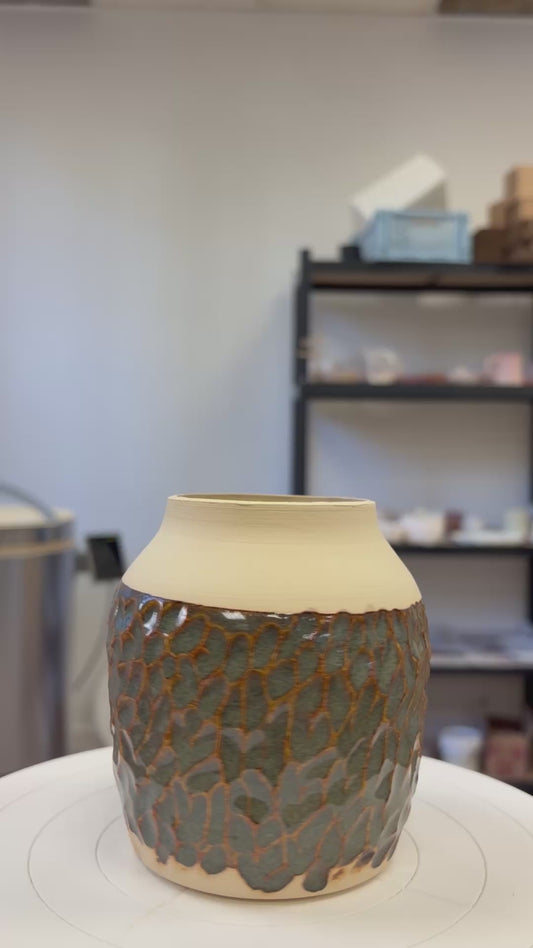 Vase échancré - grès blanc